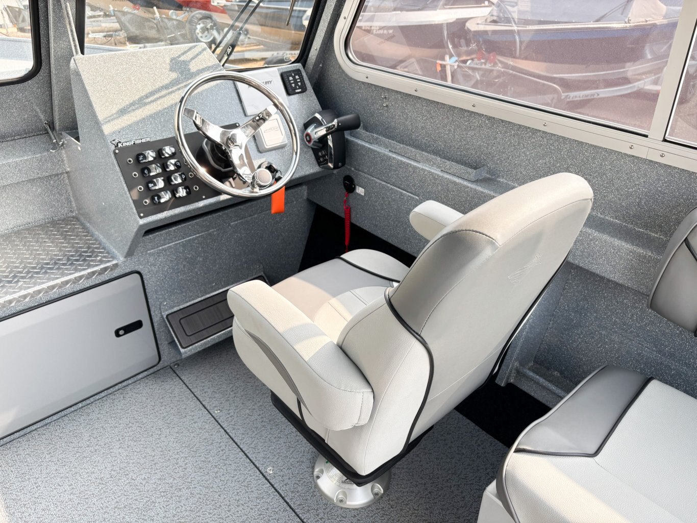 2025 Kingfisher 2225 Escape HT