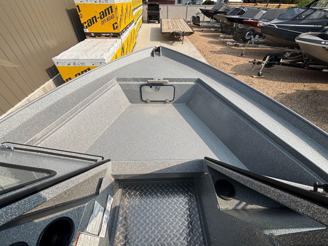 2025 Kingfisher 2225 Escape HT