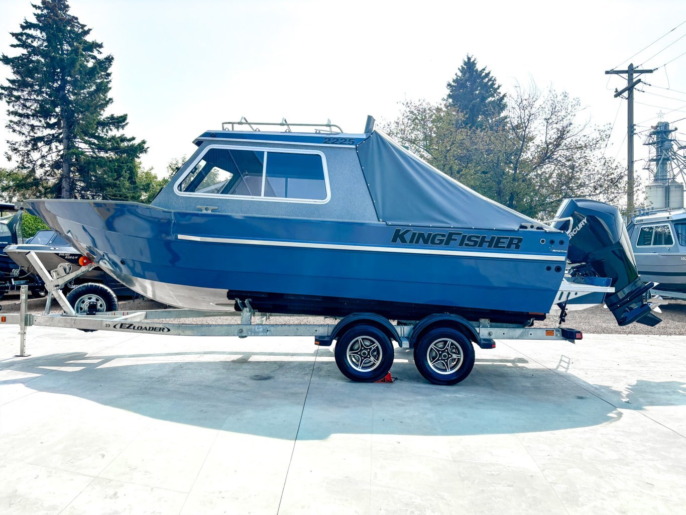 2025 Kingfisher 2225 Escape HT