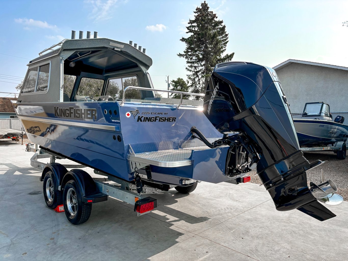 2025 Kingfisher 2225 Escape HT