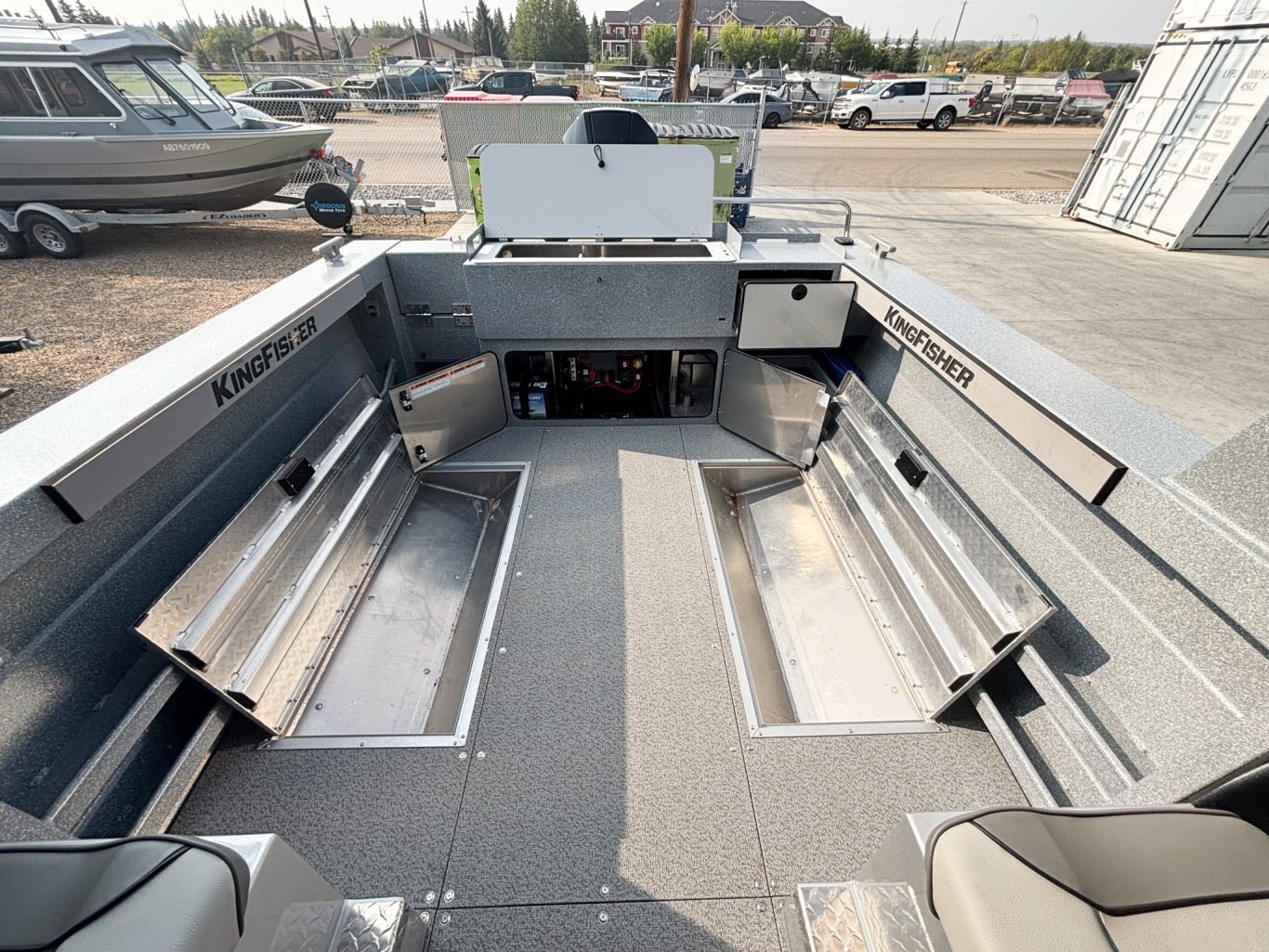 2025 Kingfisher 2225 Escape HT