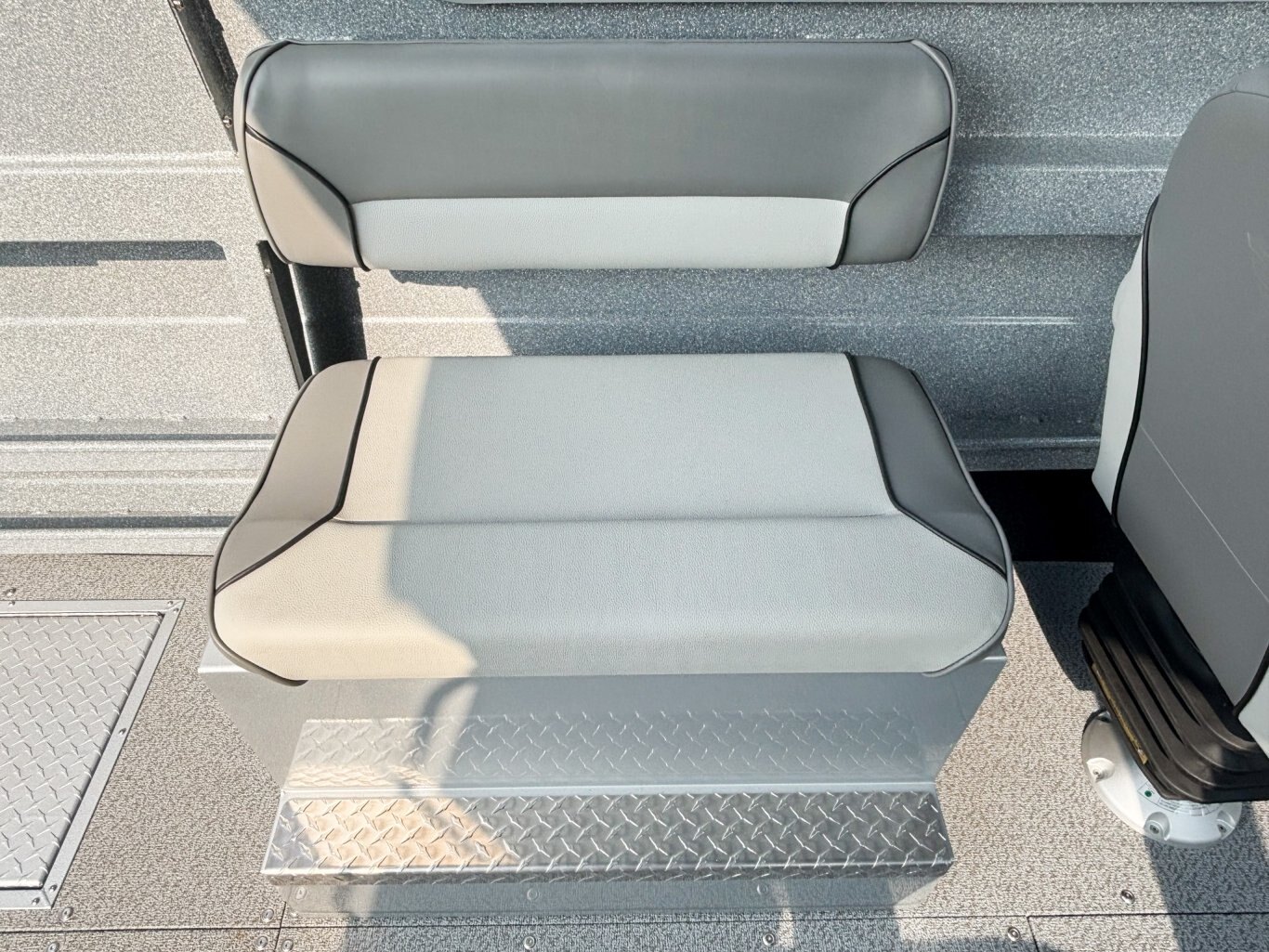 2025 Kingfisher 2225 Escape HT