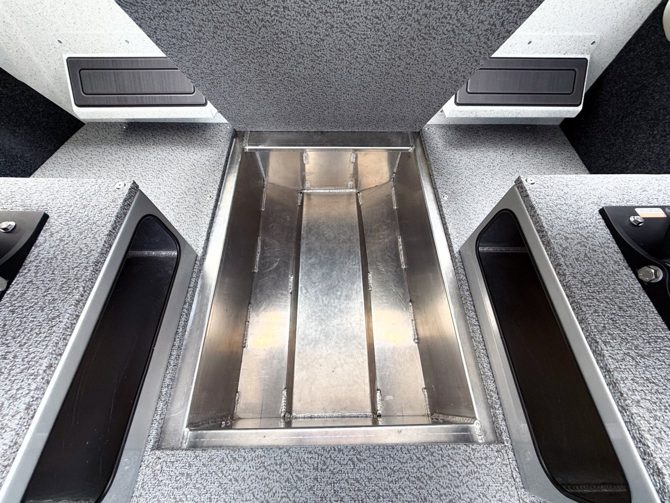 2025 Kingfisher 2425 Escape HT