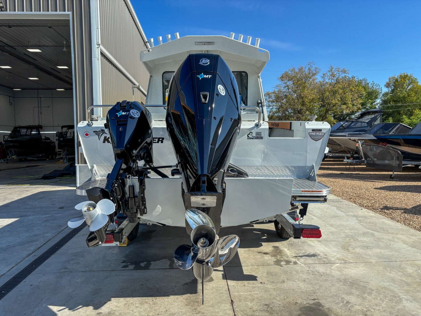 2025 Kingfisher 2425 Escape HT