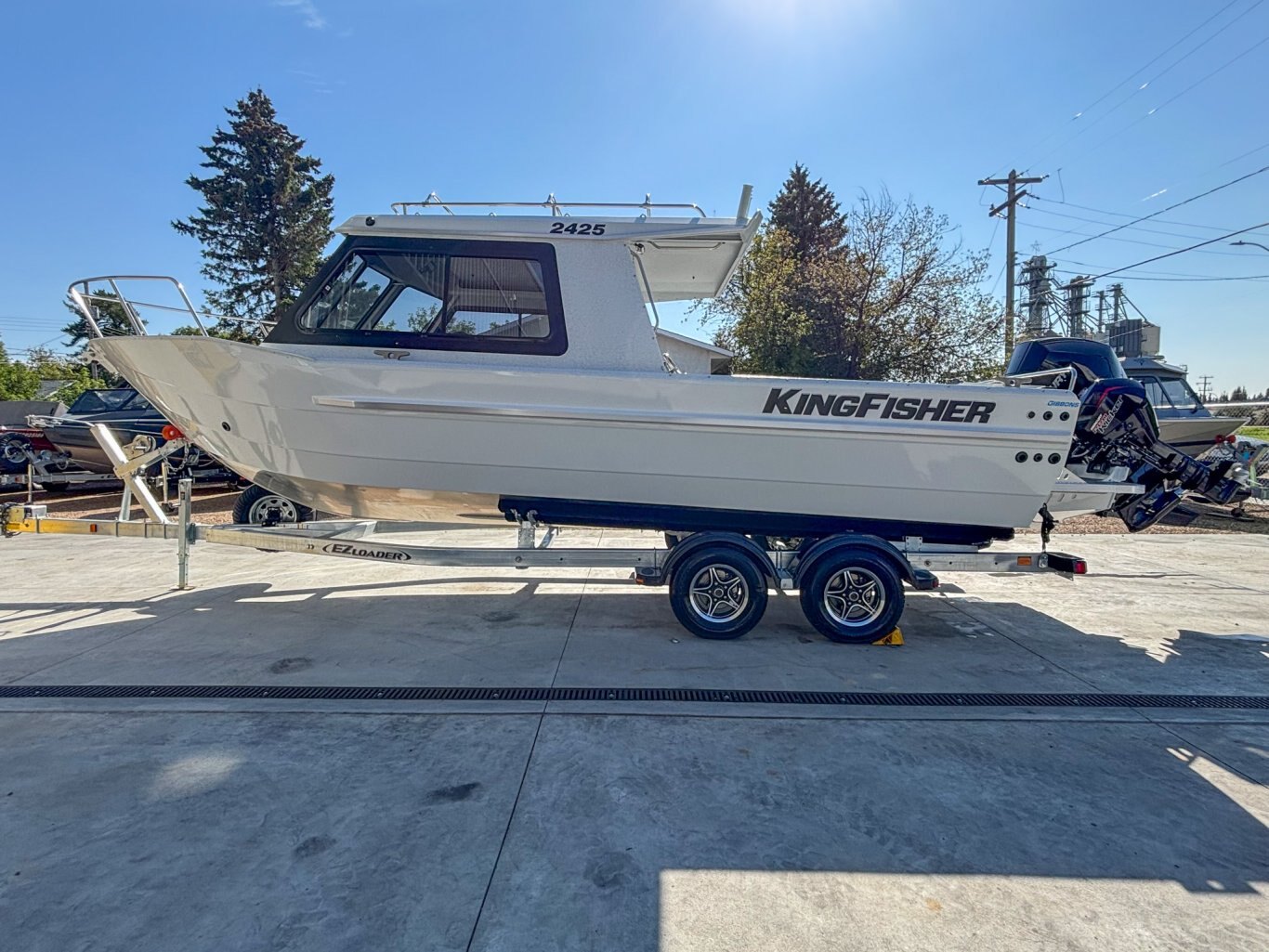 2025 Kingfisher 2425 Escape HT