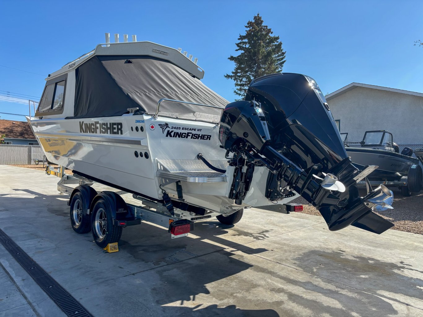 2025 Kingfisher 2425 Escape HT