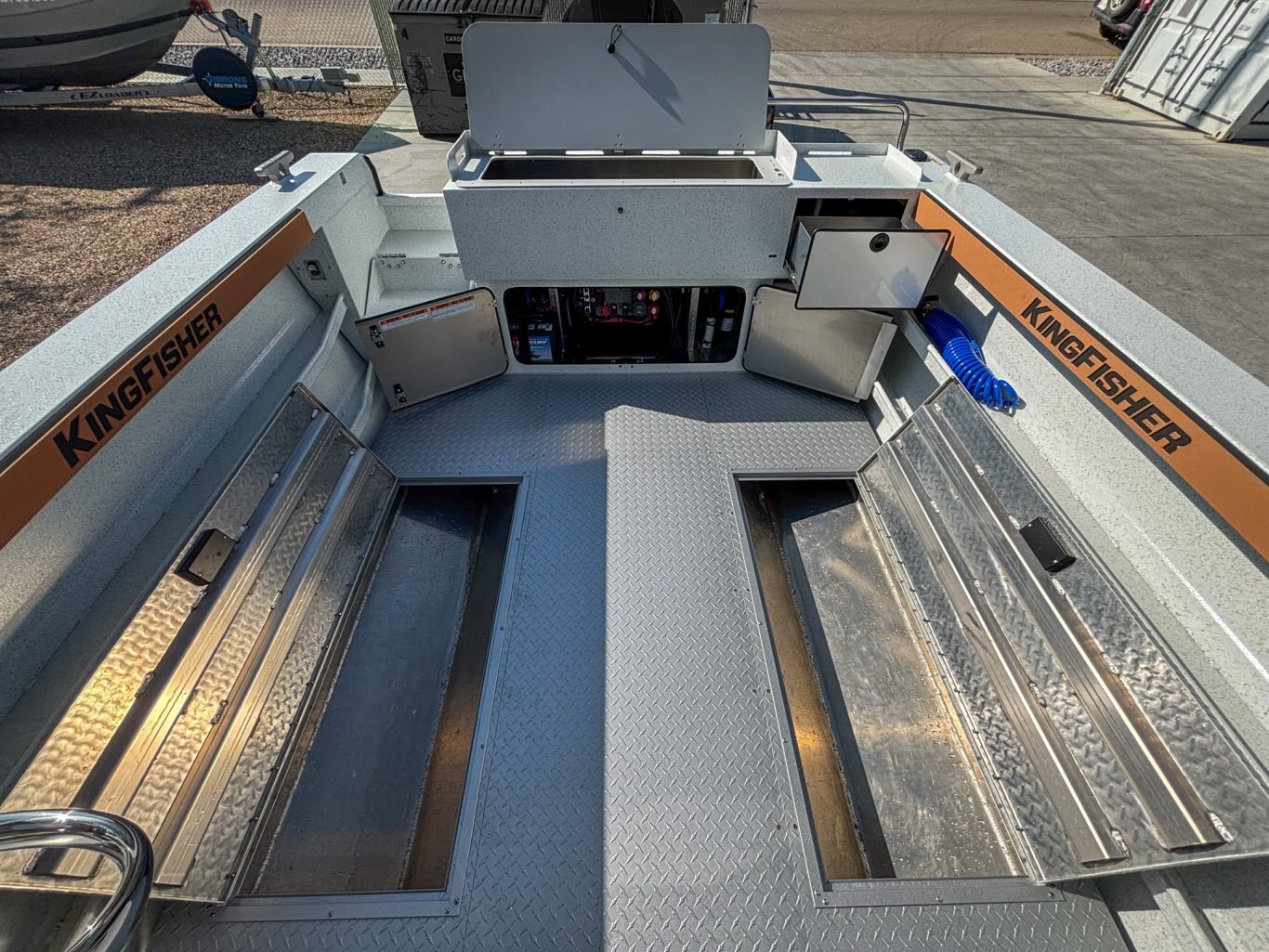 2025 Kingfisher 2425 Escape HT