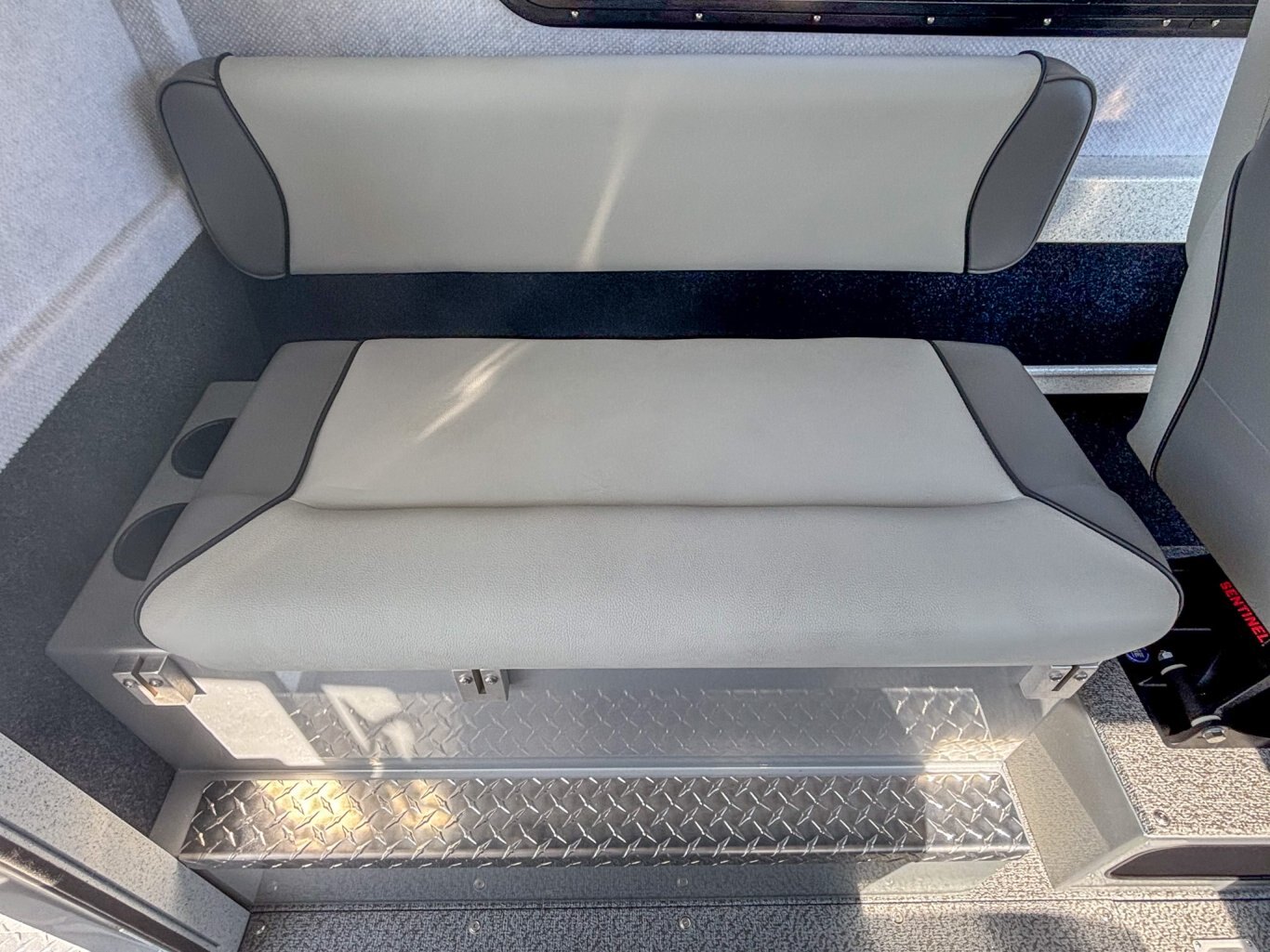 2025 Kingfisher 2425 Escape HT