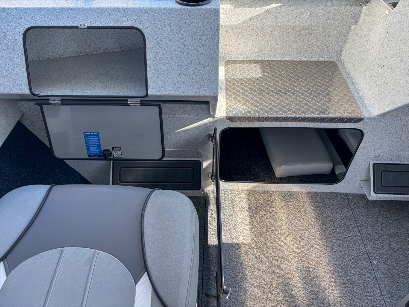 2025 Kingfisher 2425 Escape HT