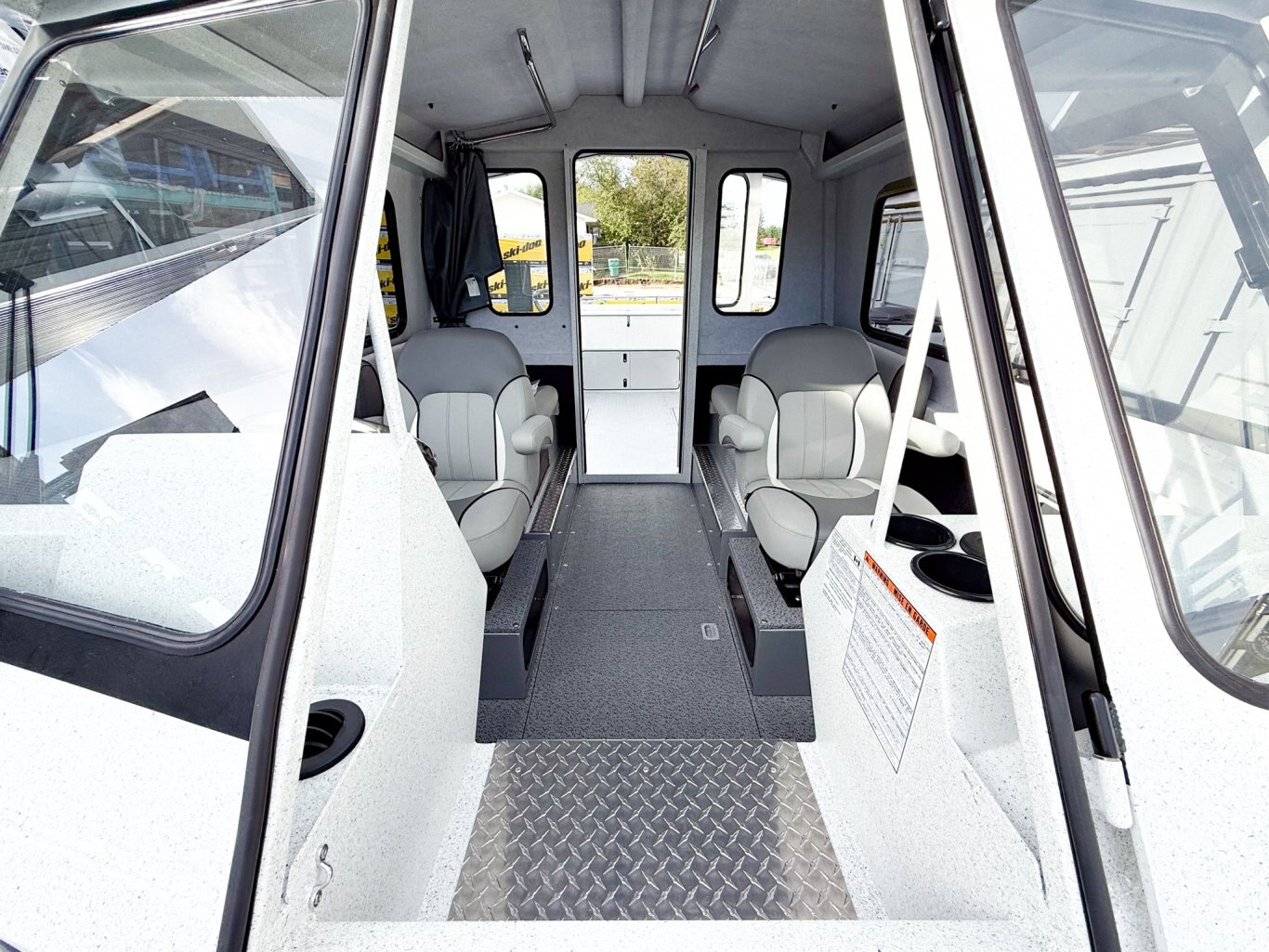 2025 Kingfisher 2425 Escape HT