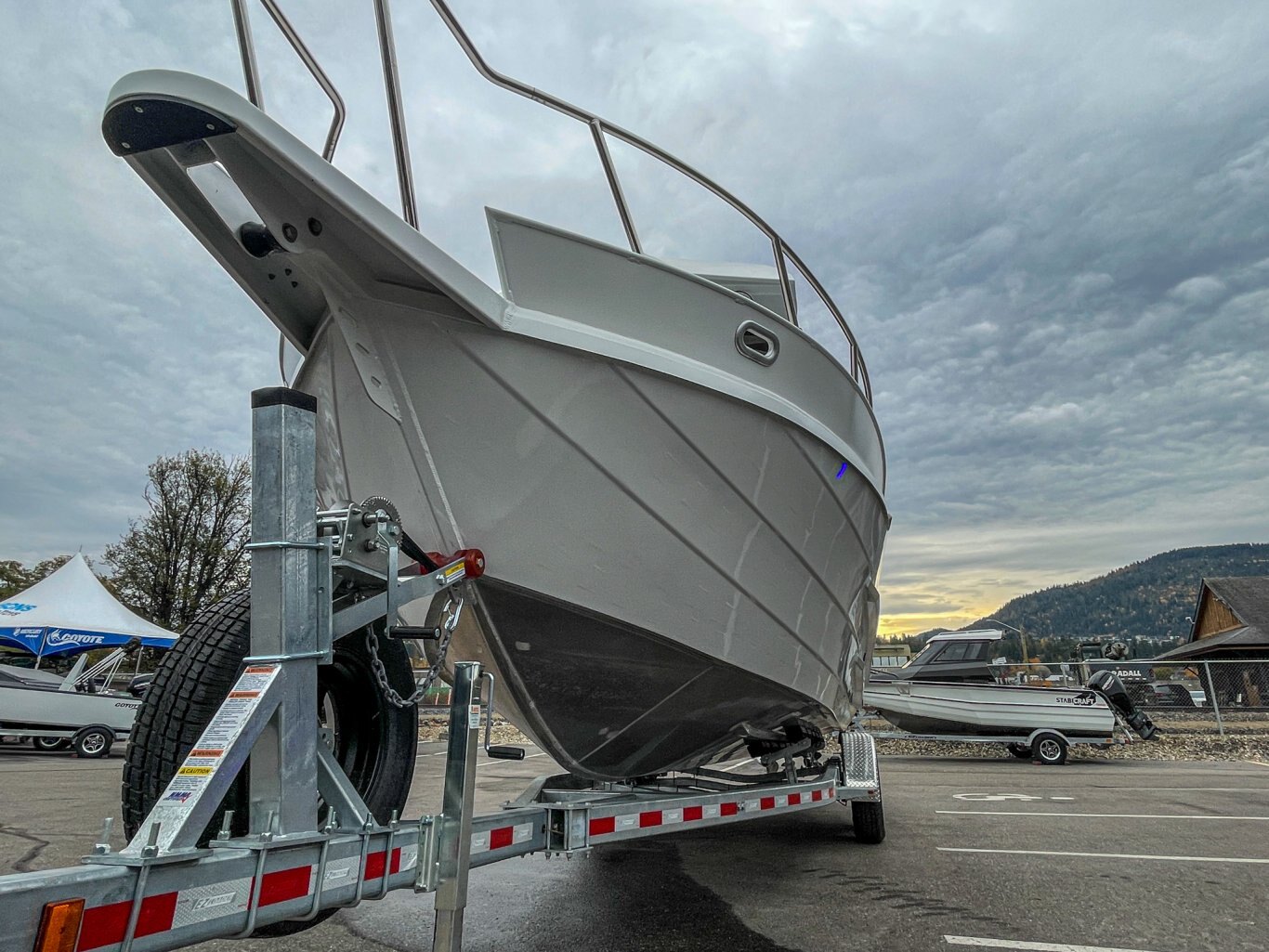 2025 KingFisher 2725 XRS