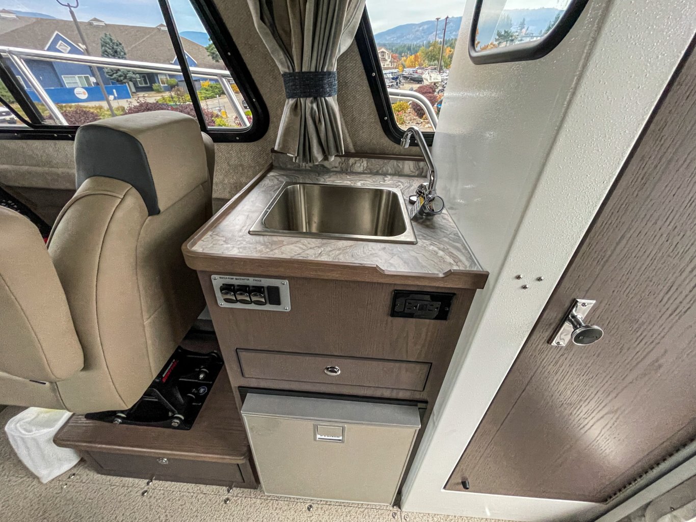 2025 KingFisher 2725 XRS