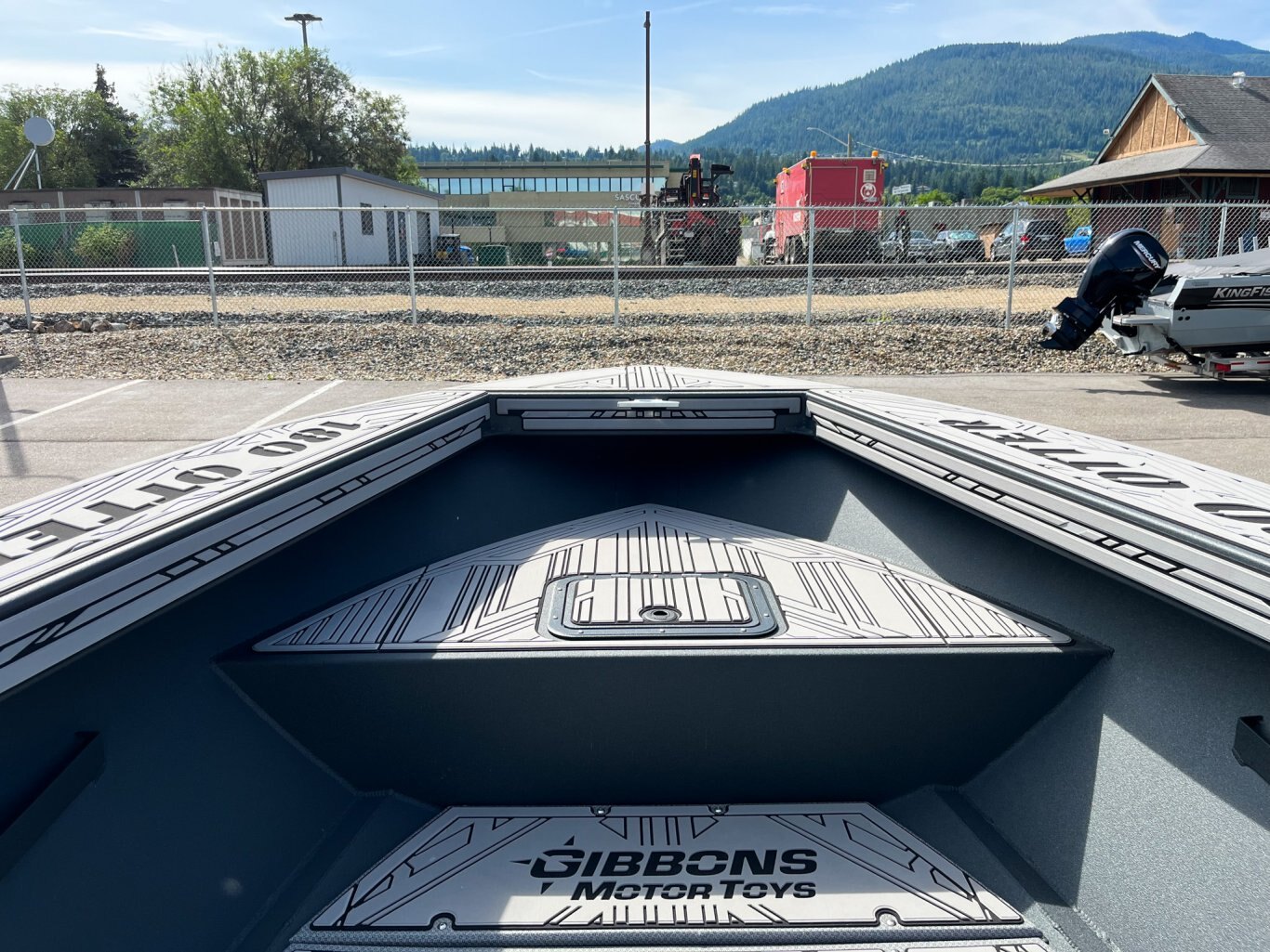 2025 Coyote 180 Otter C/C