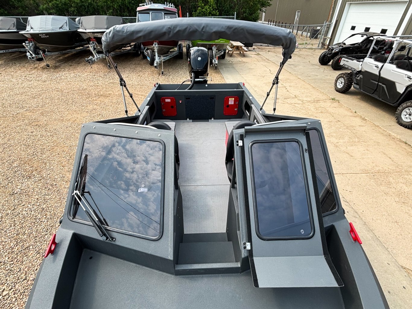 2025 Coyote 180 Slash