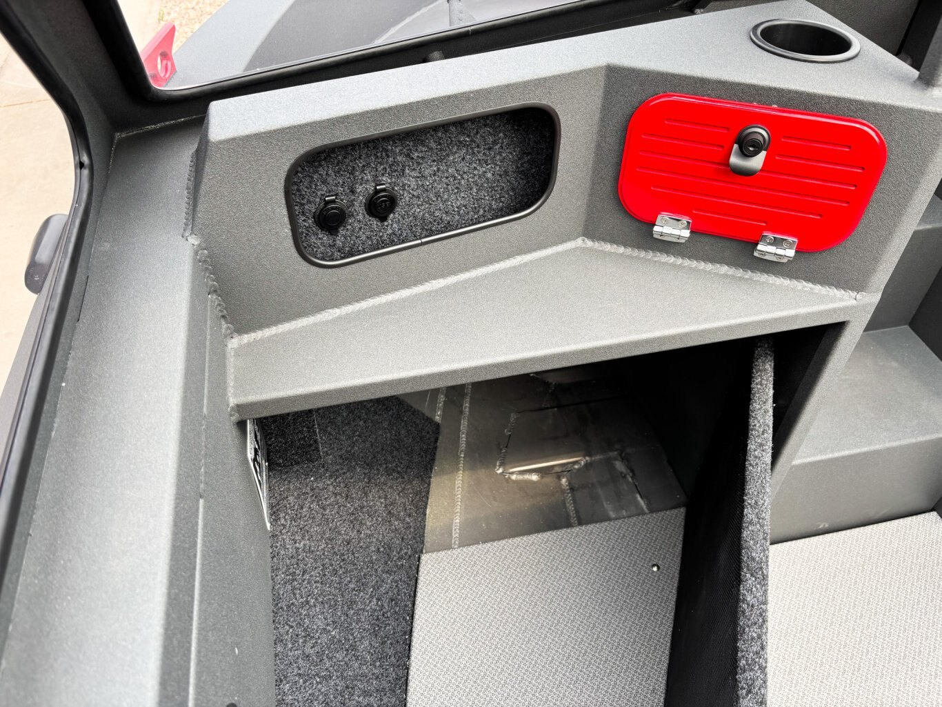 2025 Coyote 180 Slash