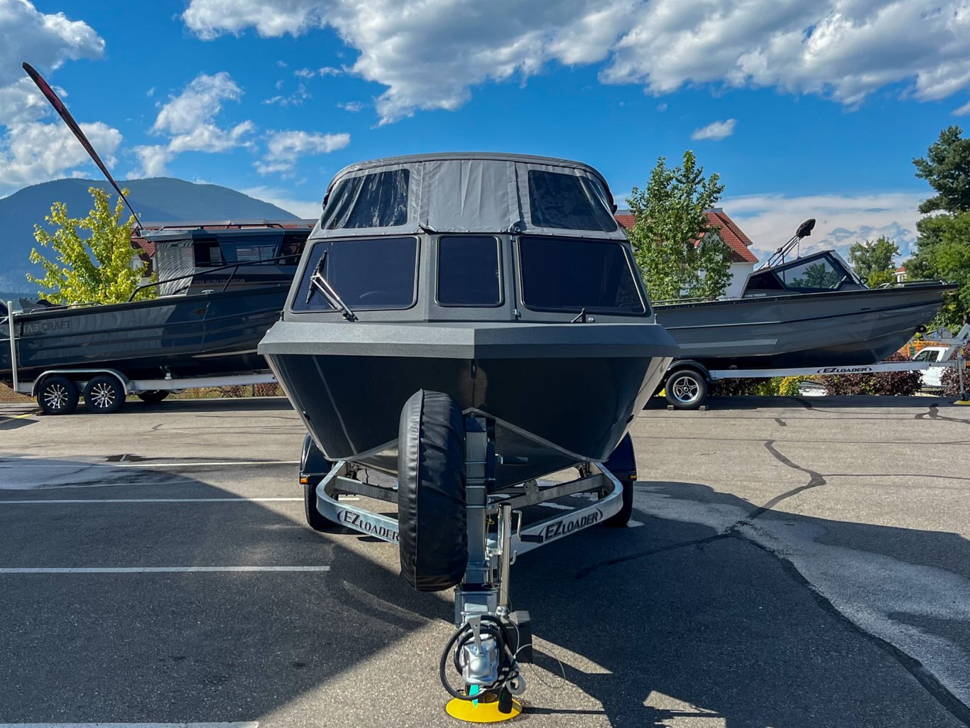 2025 Coyote 180 Slash