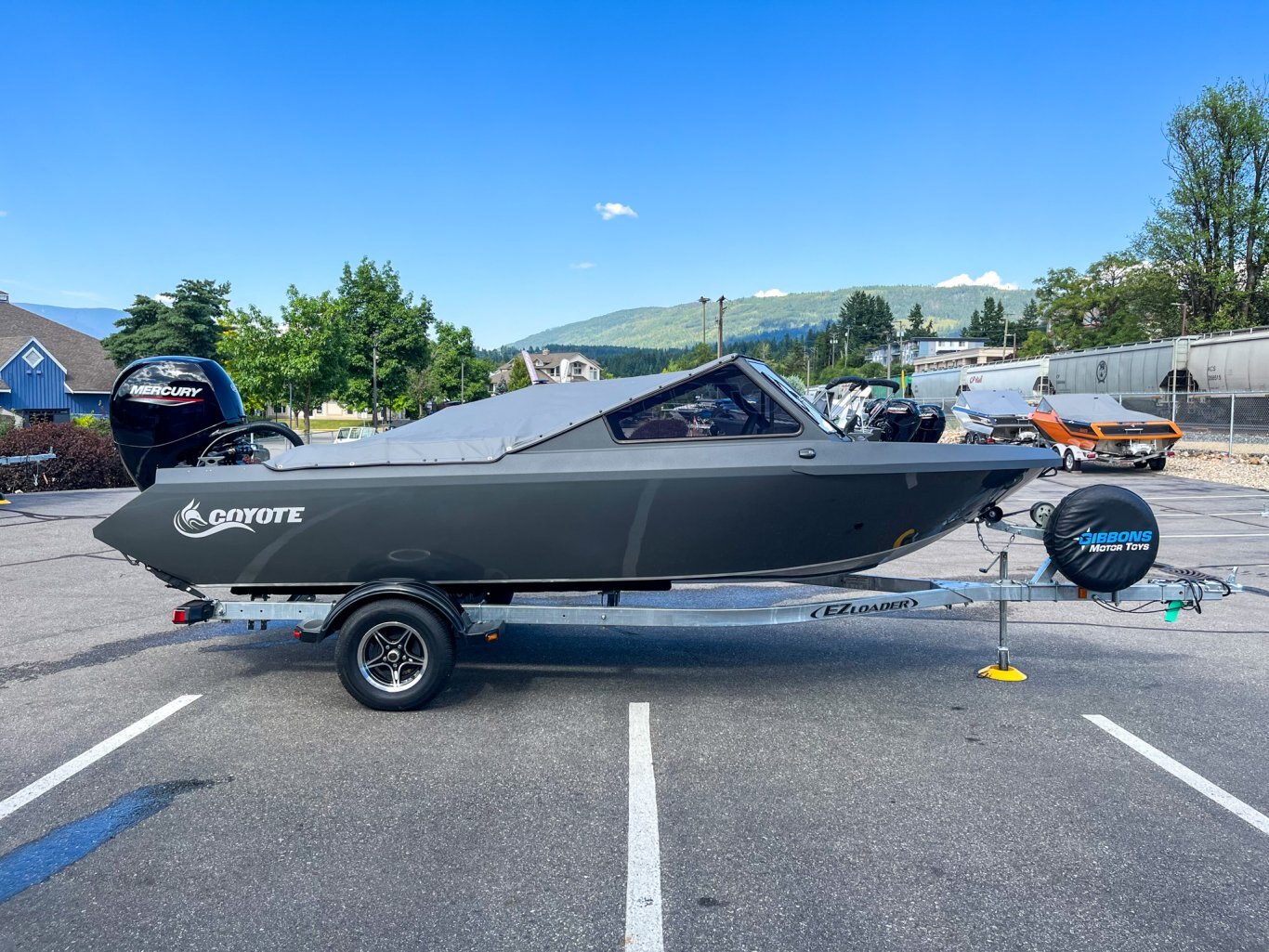 2025 Coyote 180 Slash