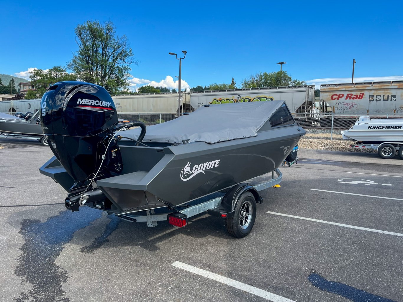 2025 Coyote 180 Slash