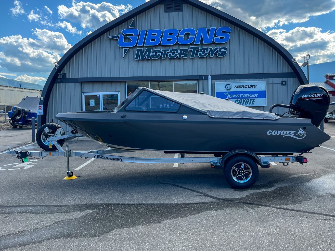 2025 Coyote 180 Slash