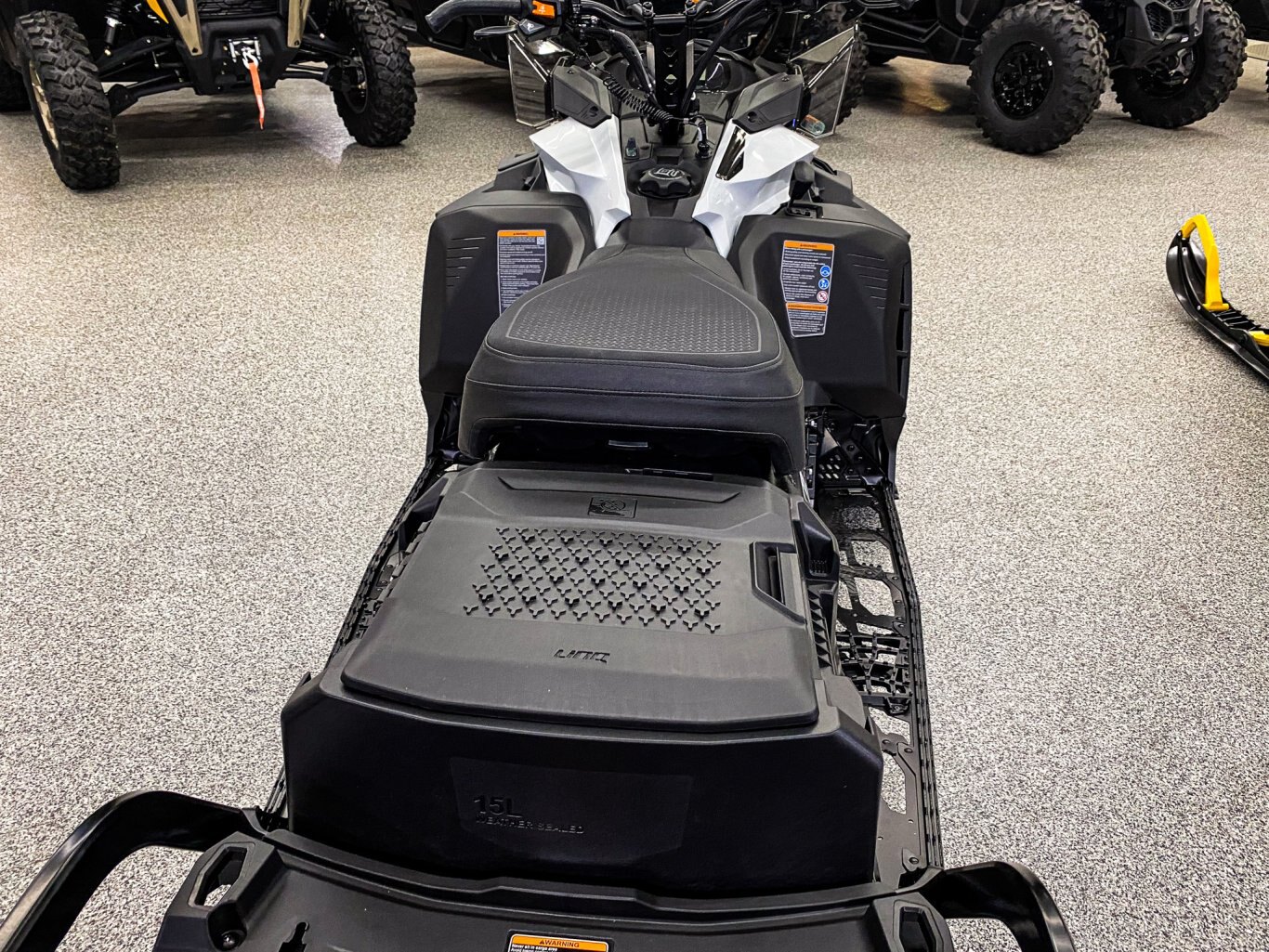 2026 Ski Doo Skandic LE Rotax® 900 ACE™ Catalyst Grey