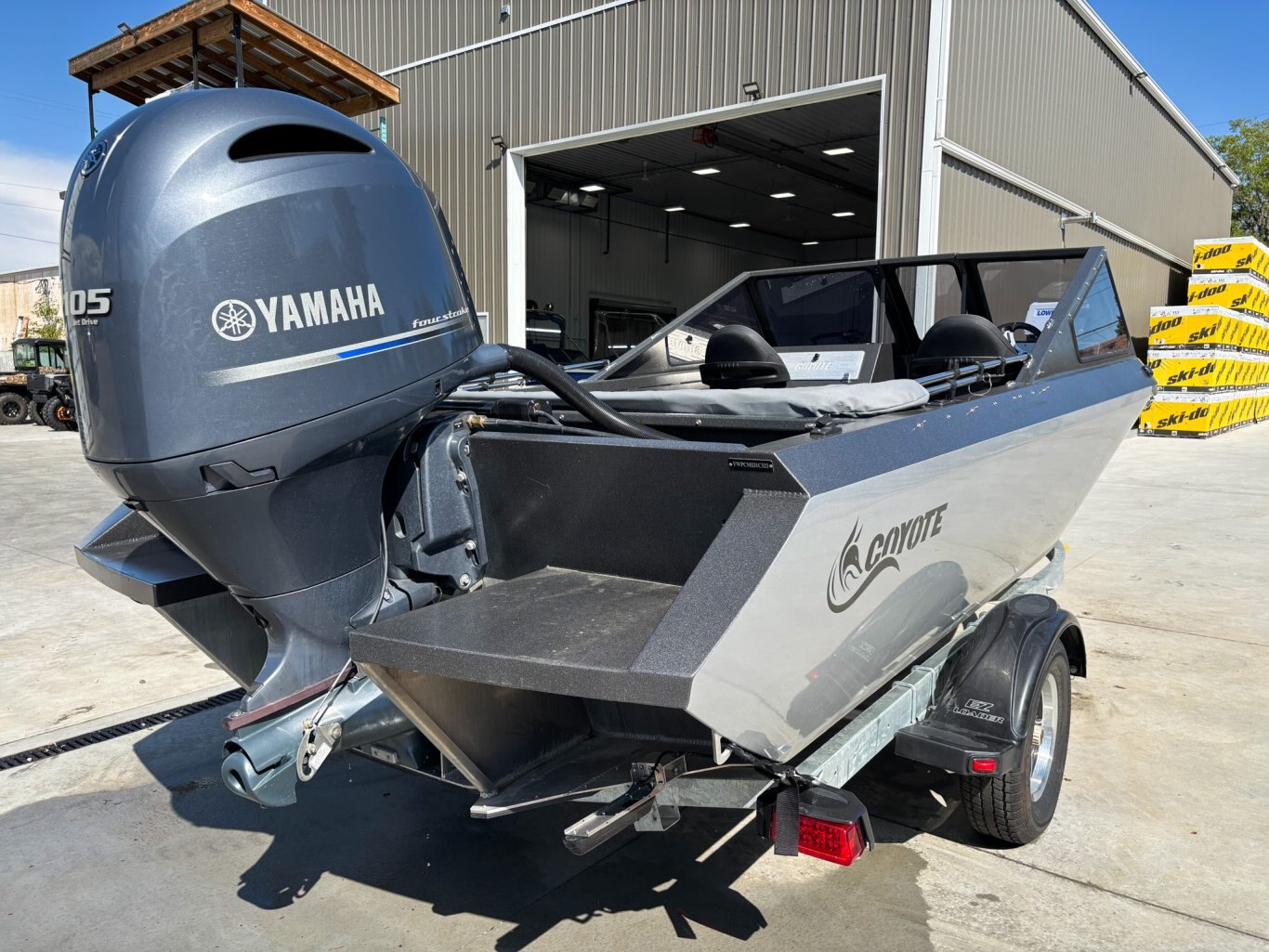 2023 Coyote 180 Slash