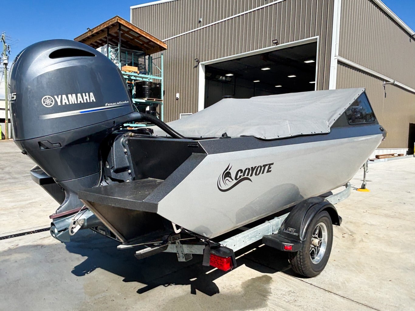 2023 Coyote 180 Slash