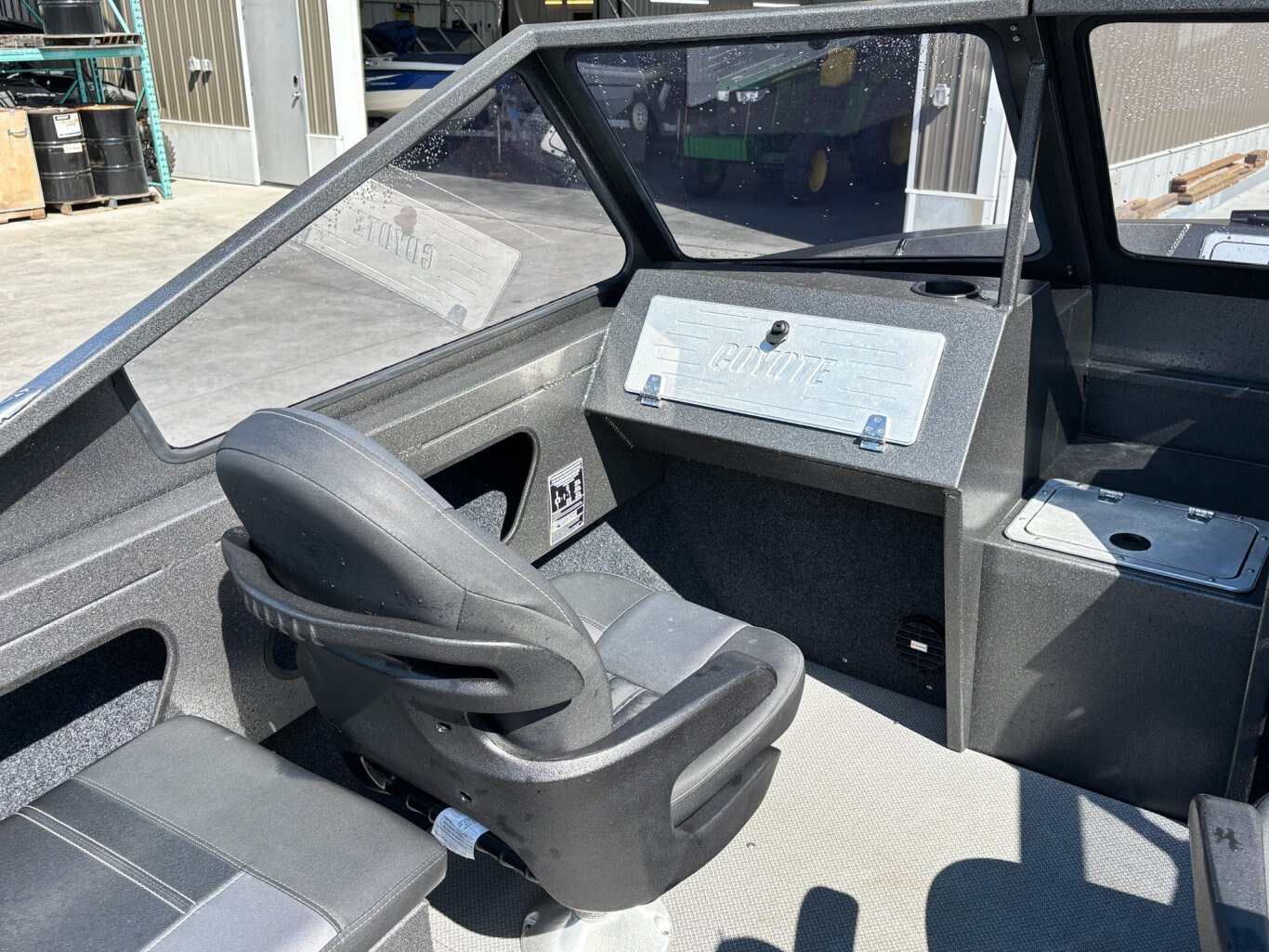 2023 Coyote 180 Slash