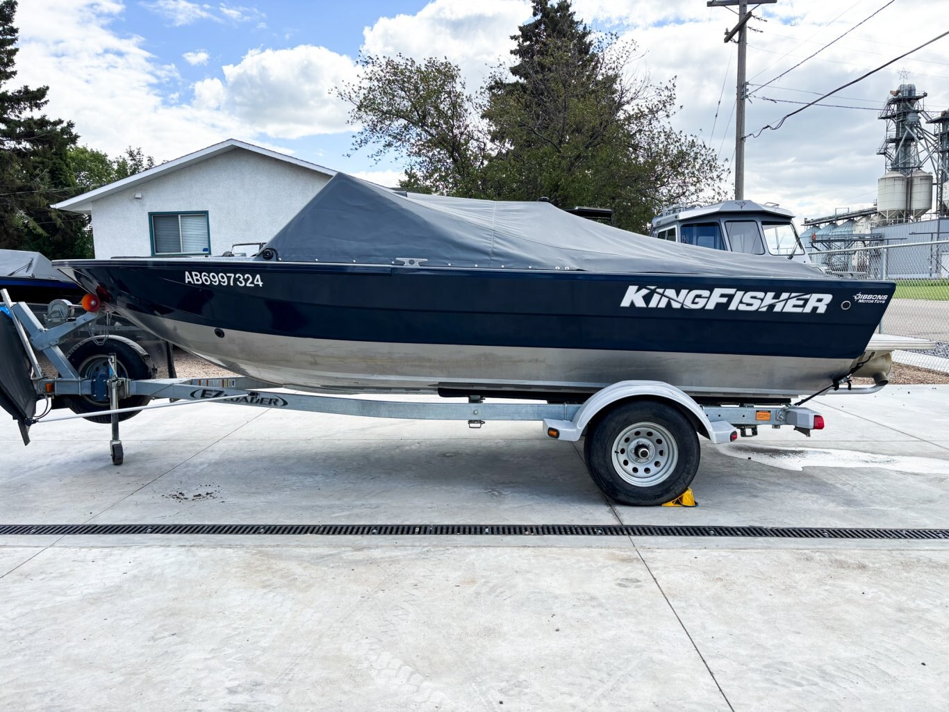 2020 KingFisher 1875 Falcon