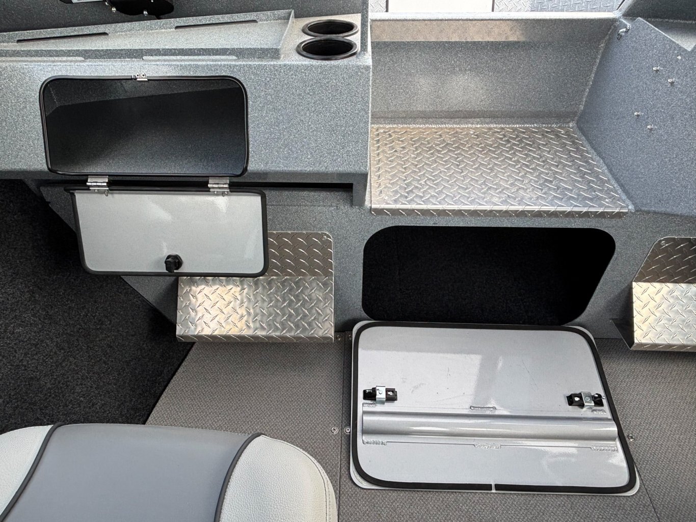 2021 KingFisher 2025 Escape HT