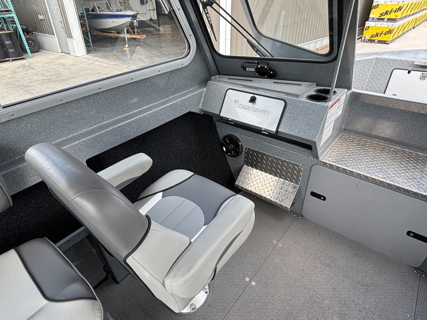 2021 KingFisher 2025 Escape HT