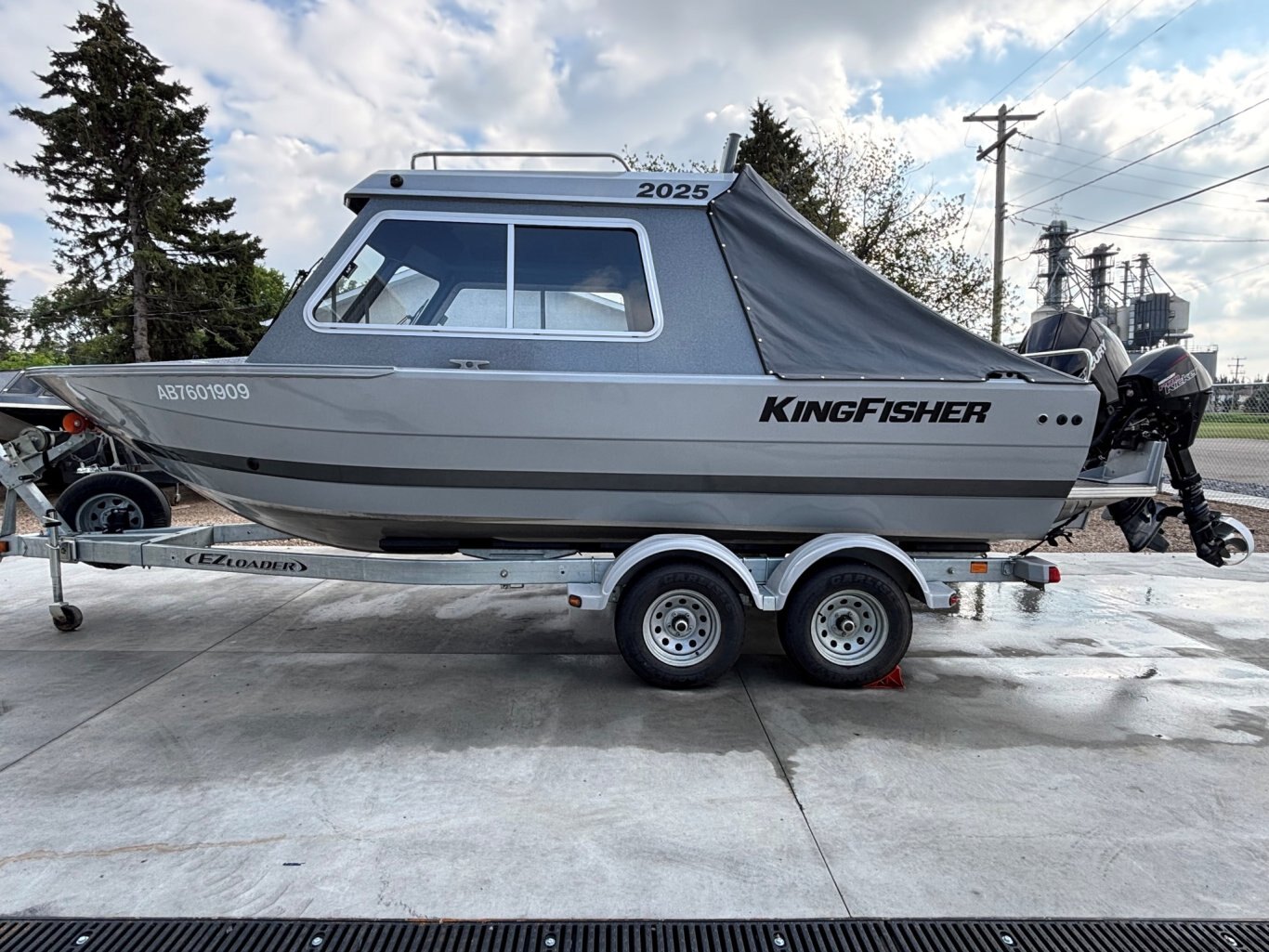 2021 KingFisher 2025 Escape HT