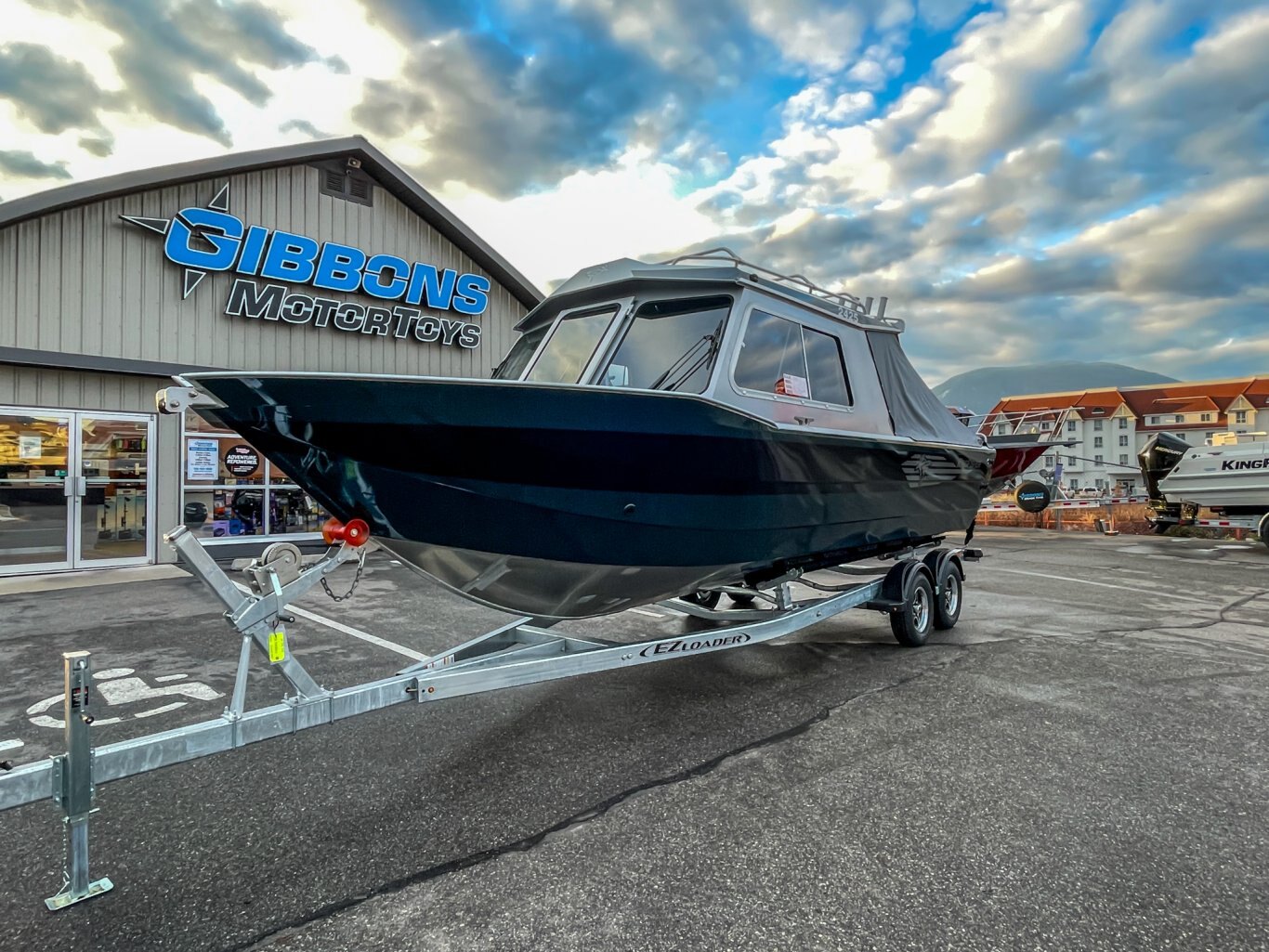 2026 Kingfisher 2425 Escape HT