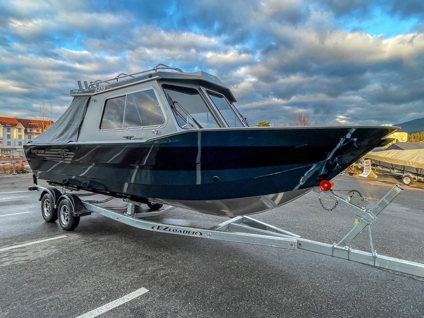 2026 Kingfisher 2425 Escape HT