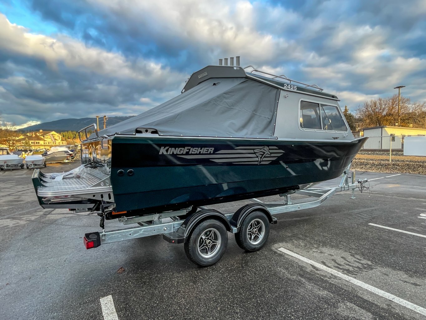 2026 Kingfisher 2425 Escape HT