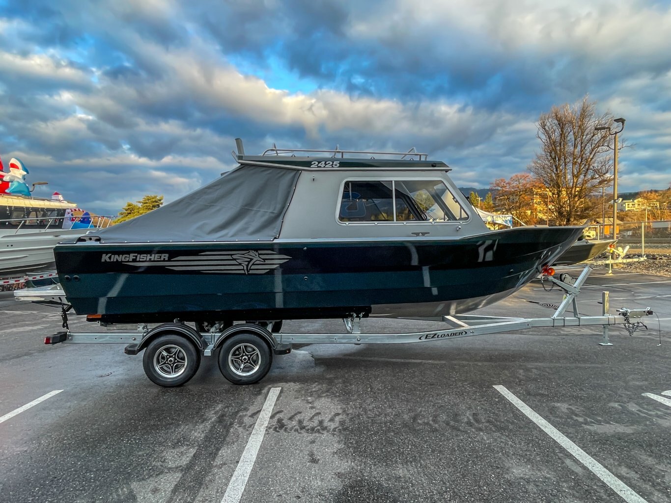 2026 Kingfisher 2425 Escape HT