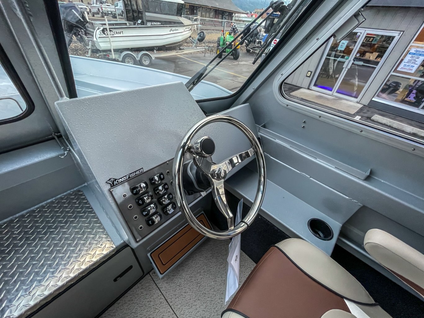 2026 Kingfisher 2425 Escape HT