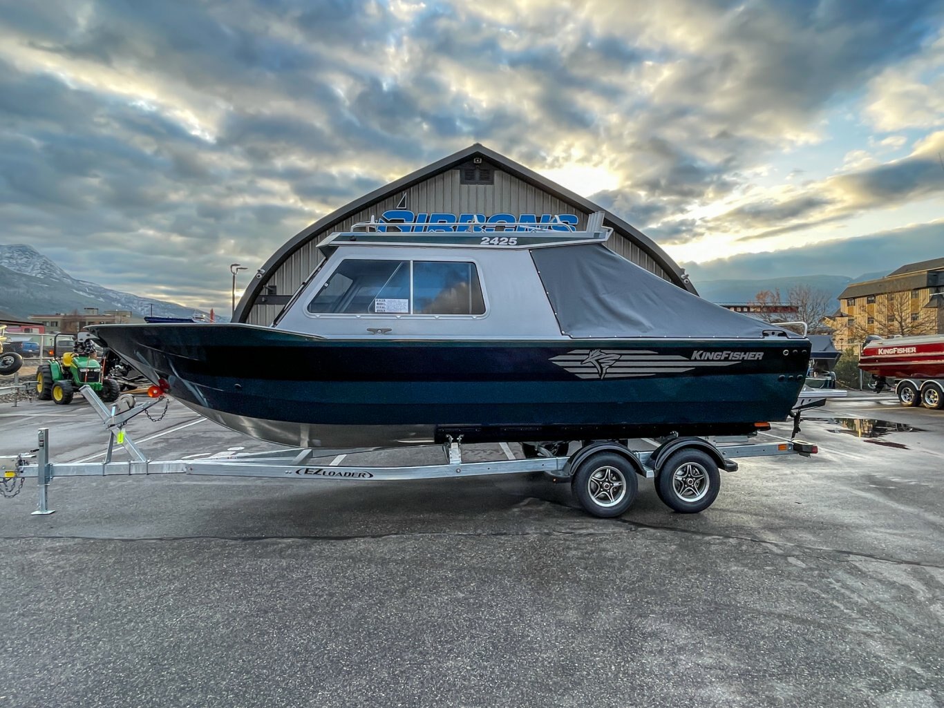 2026 Kingfisher 2425 Escape HT