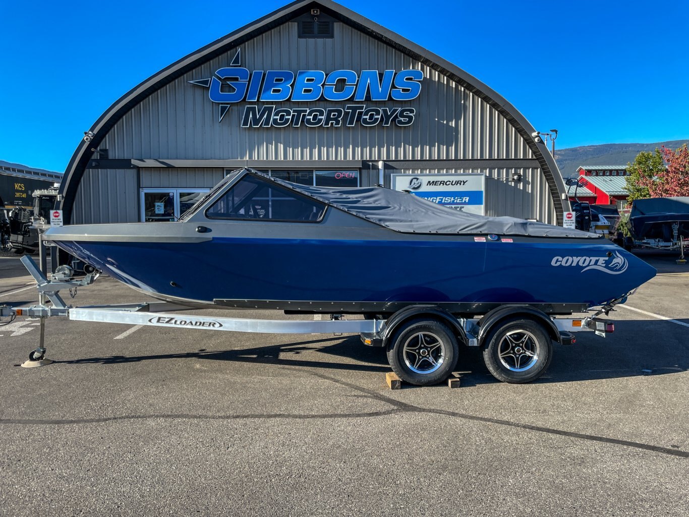 2026 Coyote 190 Predator Rear Bench