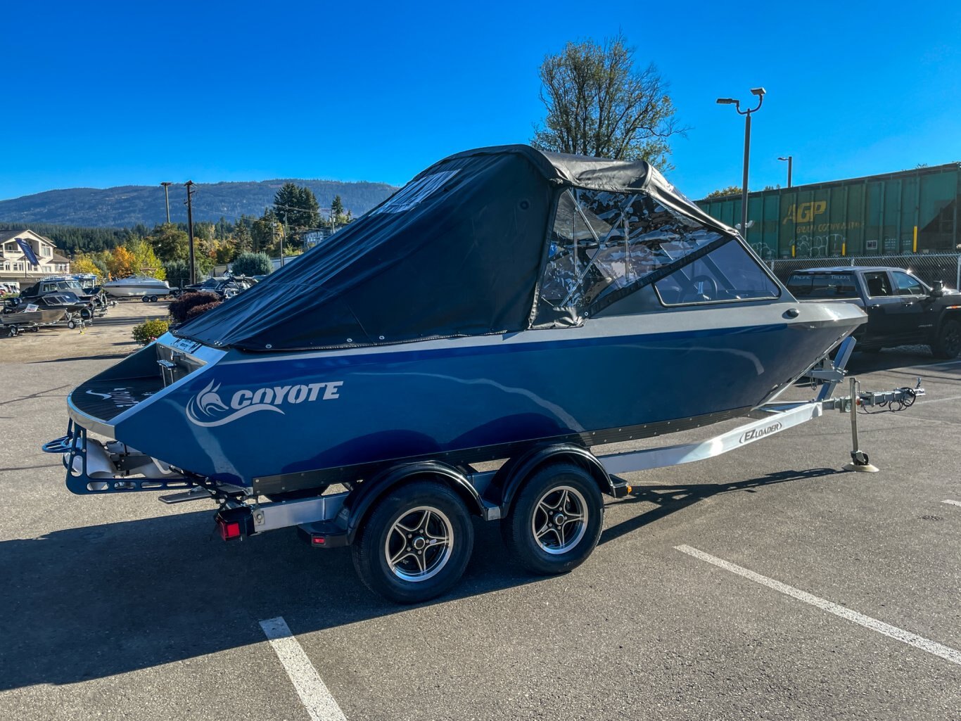 2026 Coyote 190 Predator Rear Bench