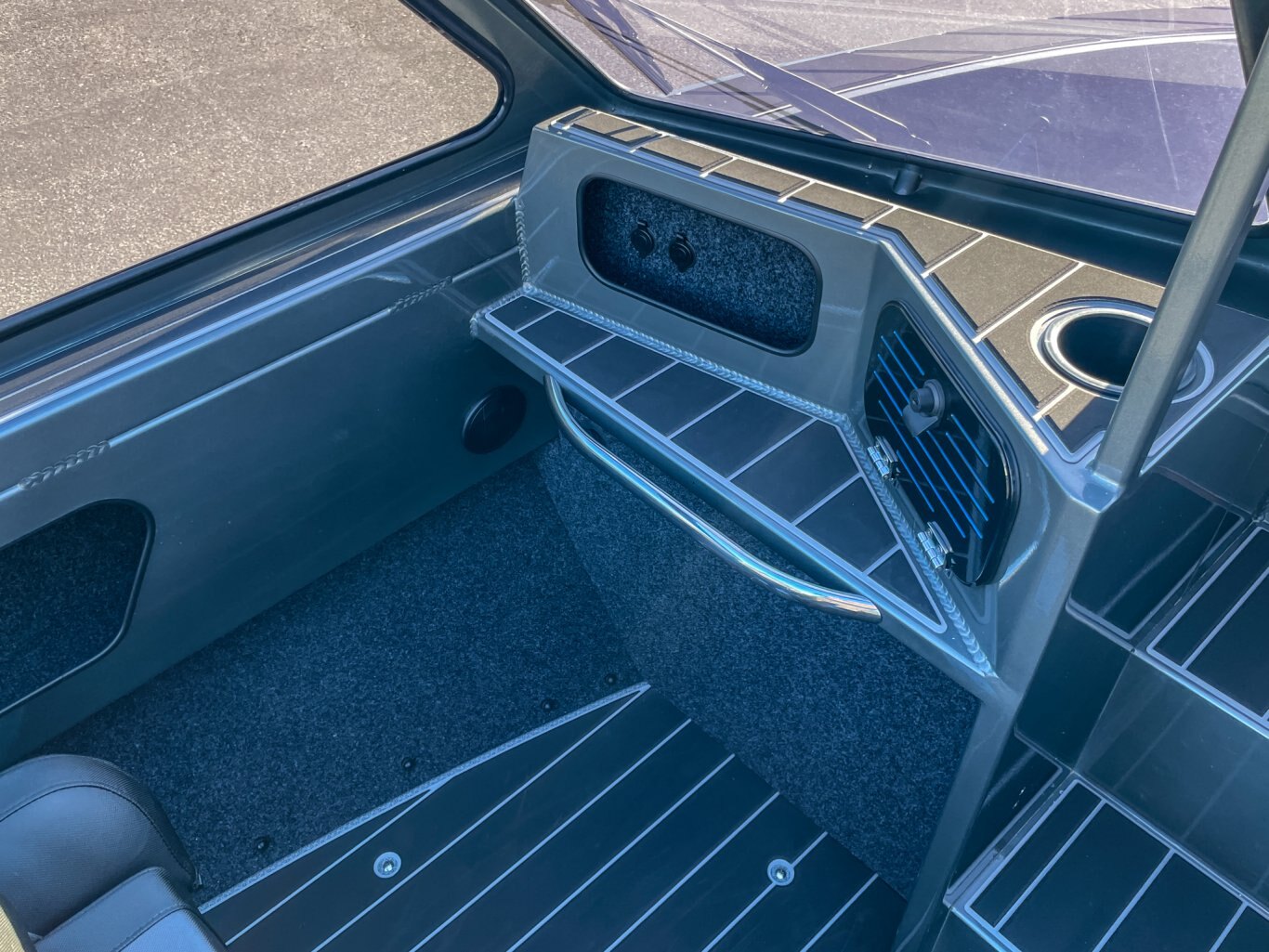 2026 Coyote 190 Predator Rear Bench