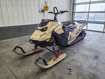 2024 Ski-Doo Summit X 850 E-TEC