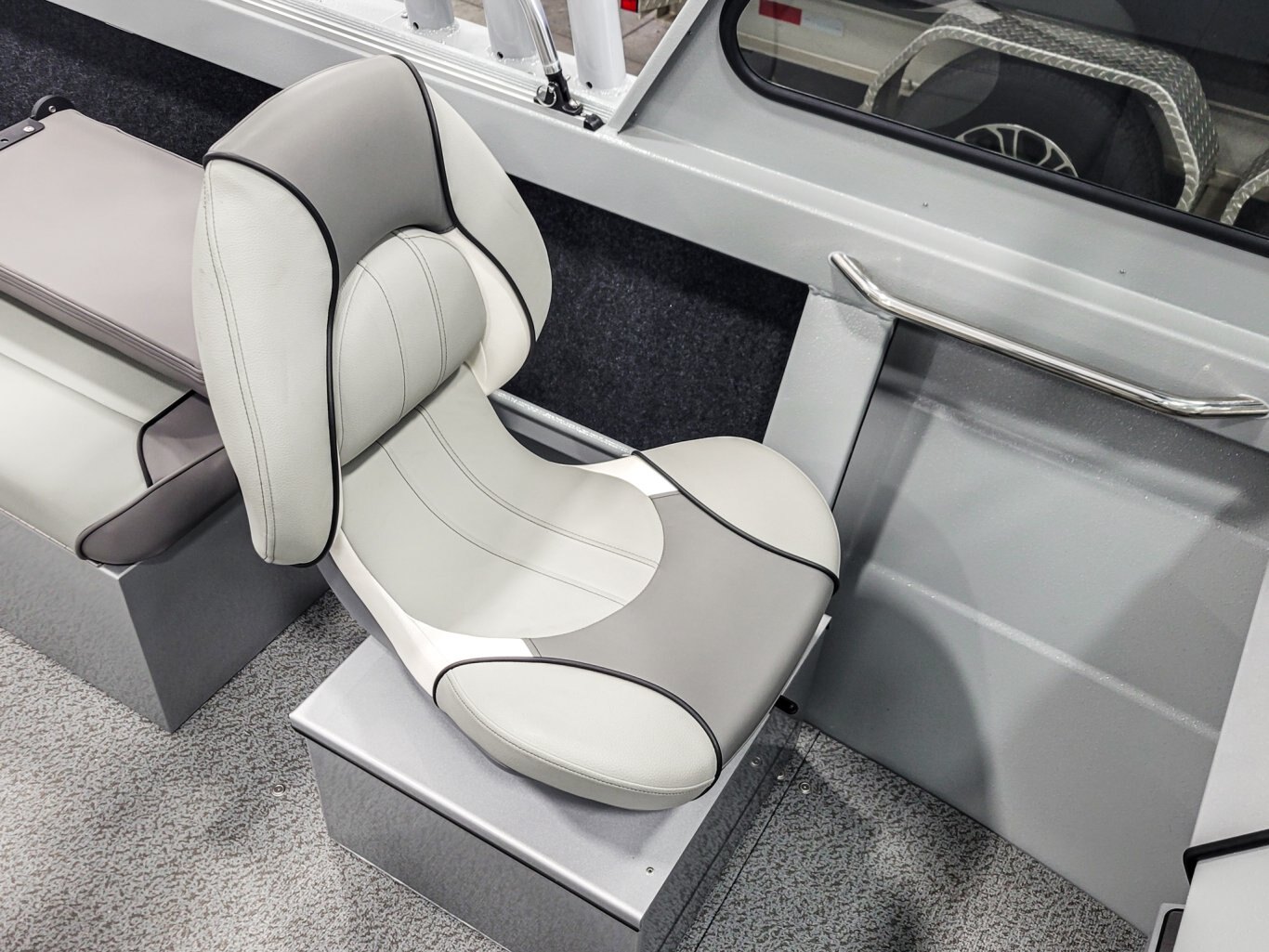 2026 Kingfisher 1825 Falcon