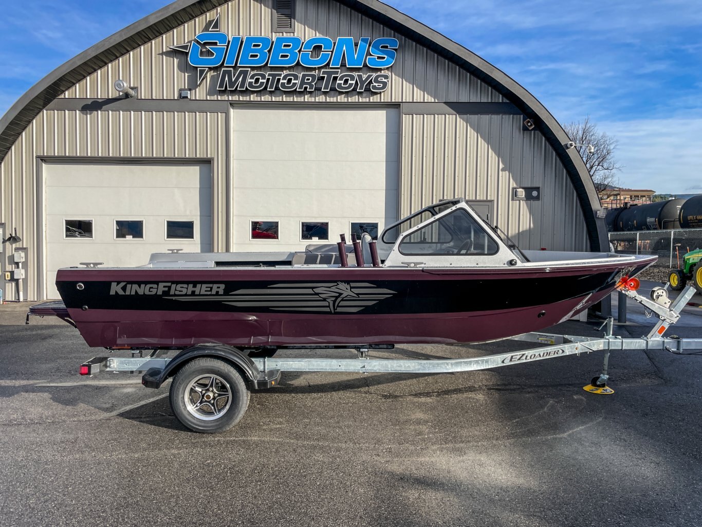 2026 Kingfisher 1825 Falcon