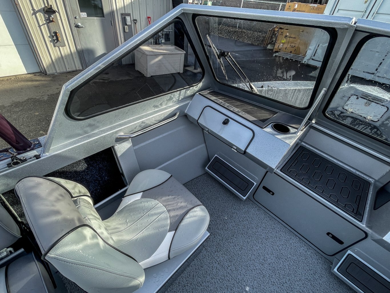 2026 Kingfisher 1825 Falcon