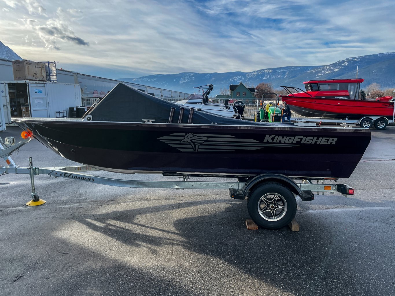 2026 Kingfisher 1825 Falcon