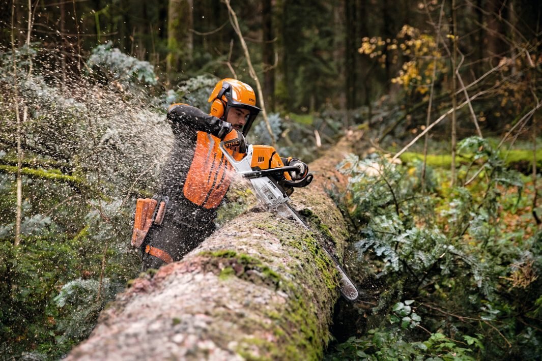 STIHL MS 500iL CHAIN SAW 28