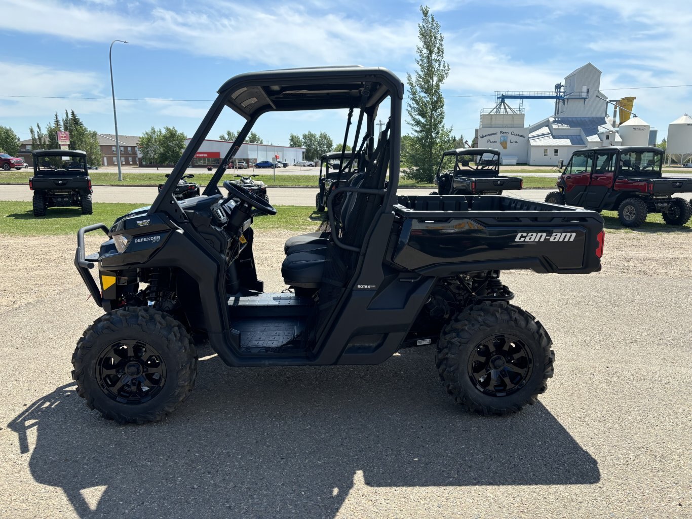 2024 Can-Am Defender XT HD10