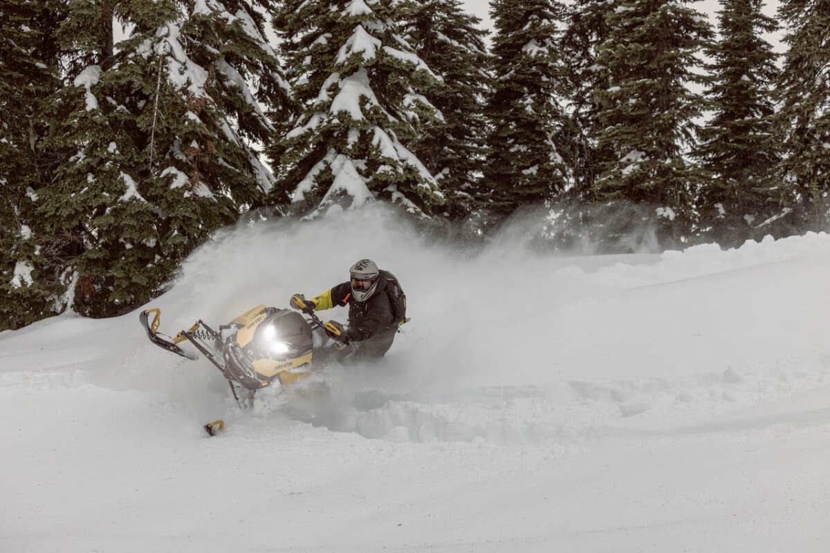 2025 Ski Doo Backcountry X RS