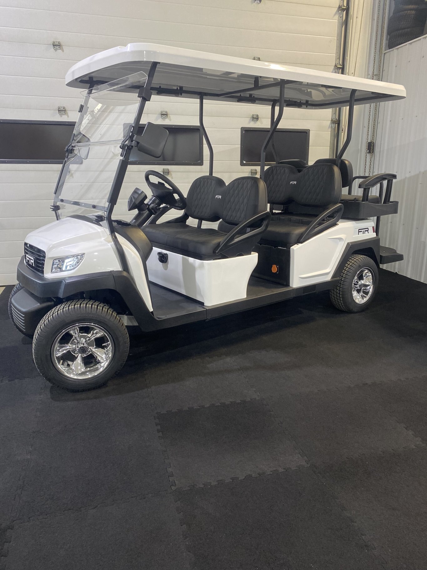 FTR Model 4+2 Lithium Golf Carts