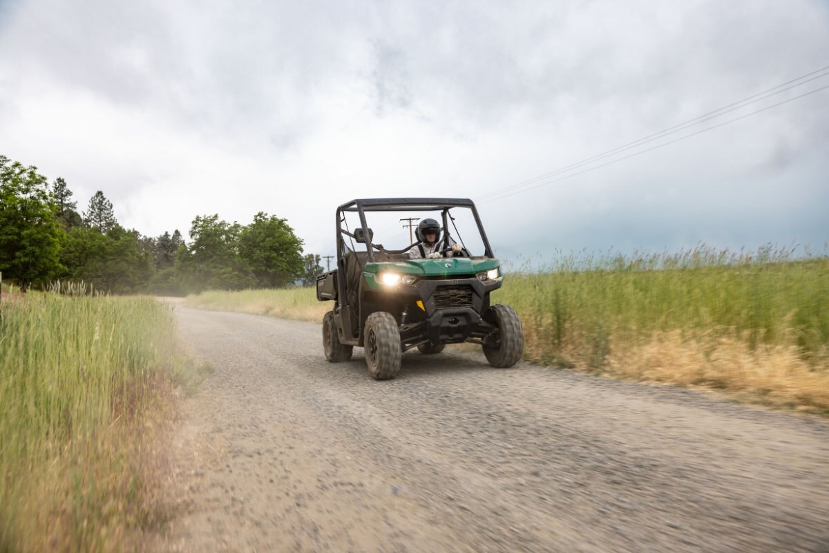 2025 Can Am Defender HD9 DPS